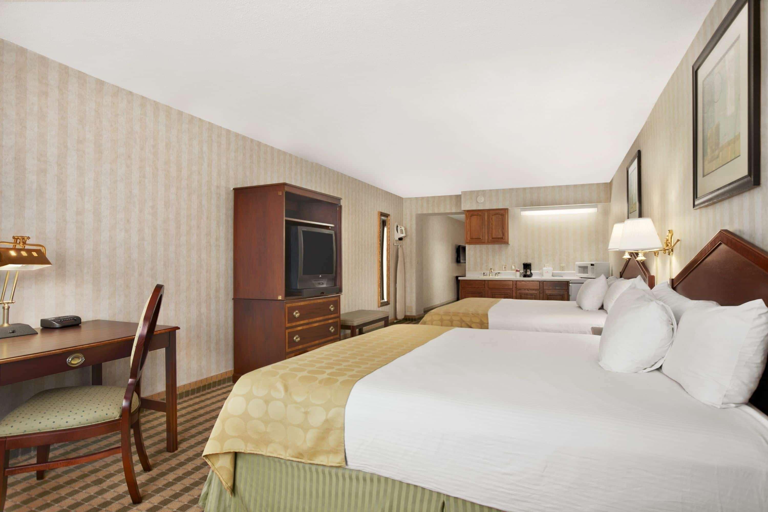 Ramada By Wyndham Saginaw Hotel & Suites Eksteriør bilde
